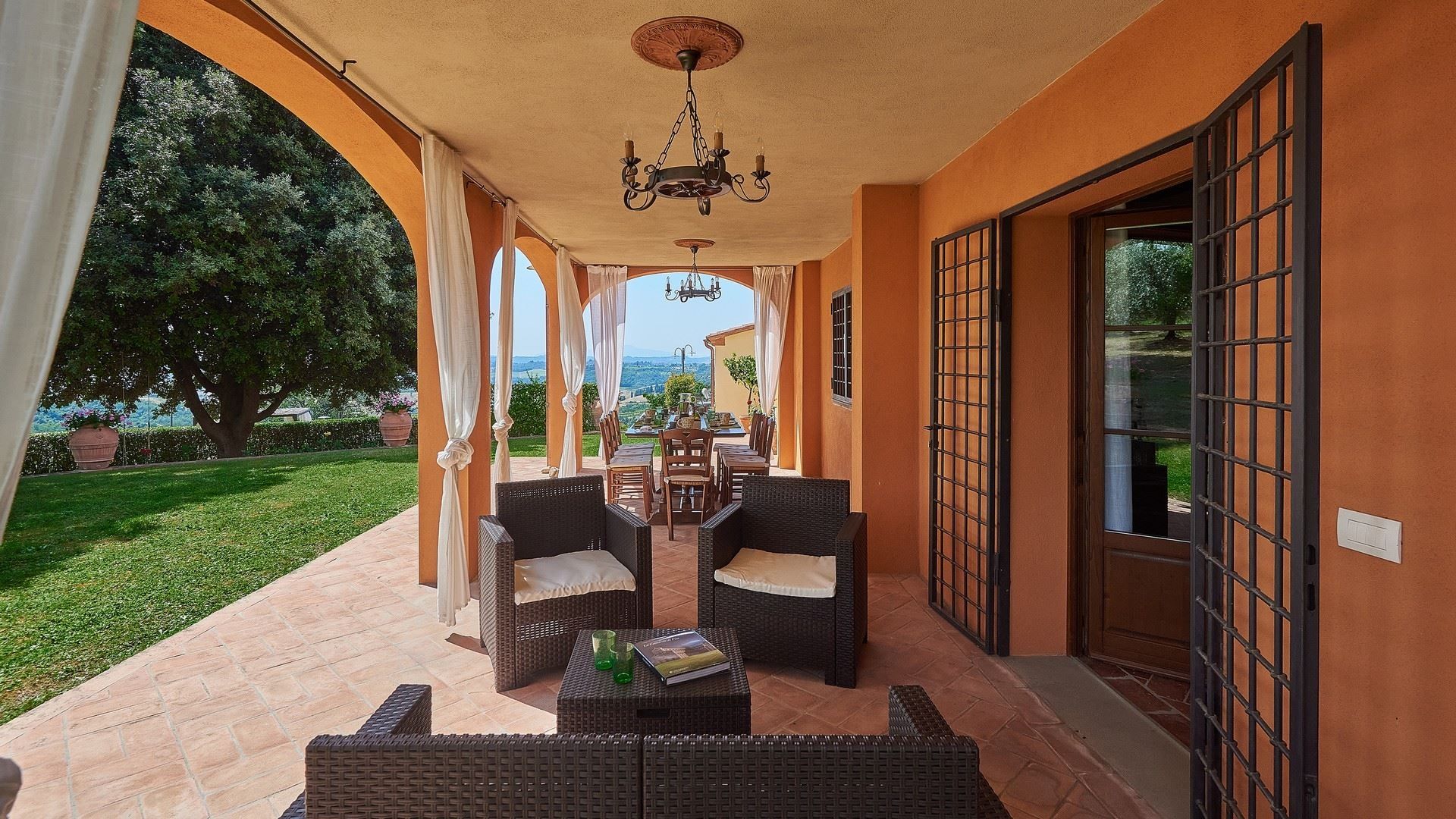 Michael Neeley and Krista Inochovsky Neeley lead power couples and entrepreneurs at the Freedom Lifestyle Mastermind Retreat in Tuscany, Italy 