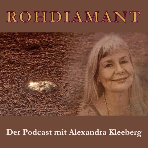 Alexandra neben Rohdiamanten vor Geröll