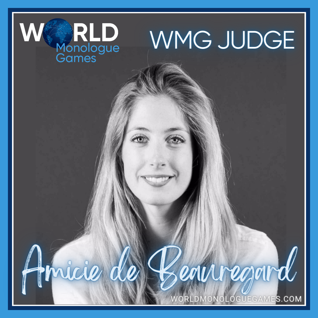 Amicie de Beauregard - An black and white image of a blonde girl smiling infront of the camera