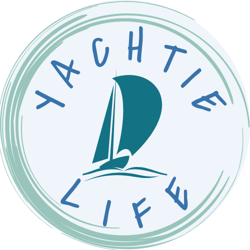 Logo of The Yachtie Life Blog Site that takes you ti the site