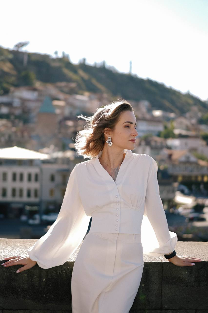 Участница программы по селф-коучингу рассказывает о том, как стратегическая сессия помогла обрести ясность и уверенность. Ее история вдохновляет двигаться к целям с внутренней опорой.